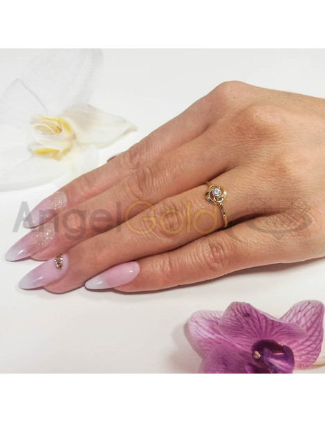 DELIKATNY PIERŚCIONEK ZARĘCZYNOWY ZE ZŁOTA PRÓBY 585