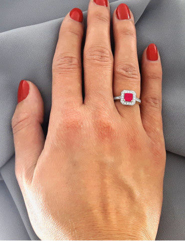 ZŁOTY PIERŚCIONEK ZARĘCZYNOWY KWADRAT Z RUBINEM PR. 585