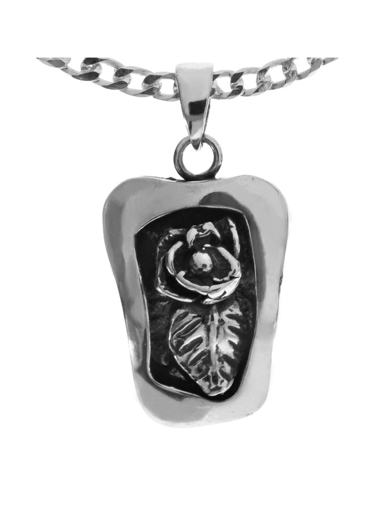 SREBRNY WISIOREK Z RÓŻĄ PR. 925