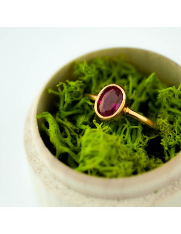 ZŁOTY PIERŚCIONEK Z RUBINEM PR. 585