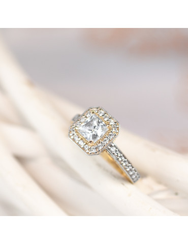 ELEGANCKI PIERŚCIONEK ZARĘCZYNOWY KWADRAT ZE ZŁOTA PRÓBY 585