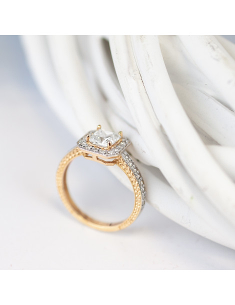 ELEGANCKI PIERŚCIONEK ZARĘCZYNOWY KWADRAT ZE ZŁOTA PRÓBY 585