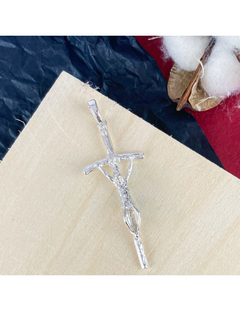 SREBRNY KRZYŻYK PAPIESKI Z JEZUSEM PR. 925