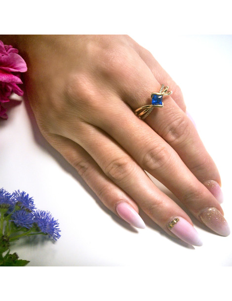 ZŁOTY PIERŚCIONEK ZARĘCZYNOWY Z SZAFIREM PR. 585