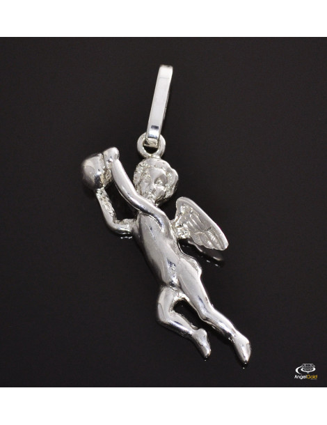 SREBRNY MEDALIK ANIOŁEK TRZYMAJĄCY PIŁKĘ PR. 925