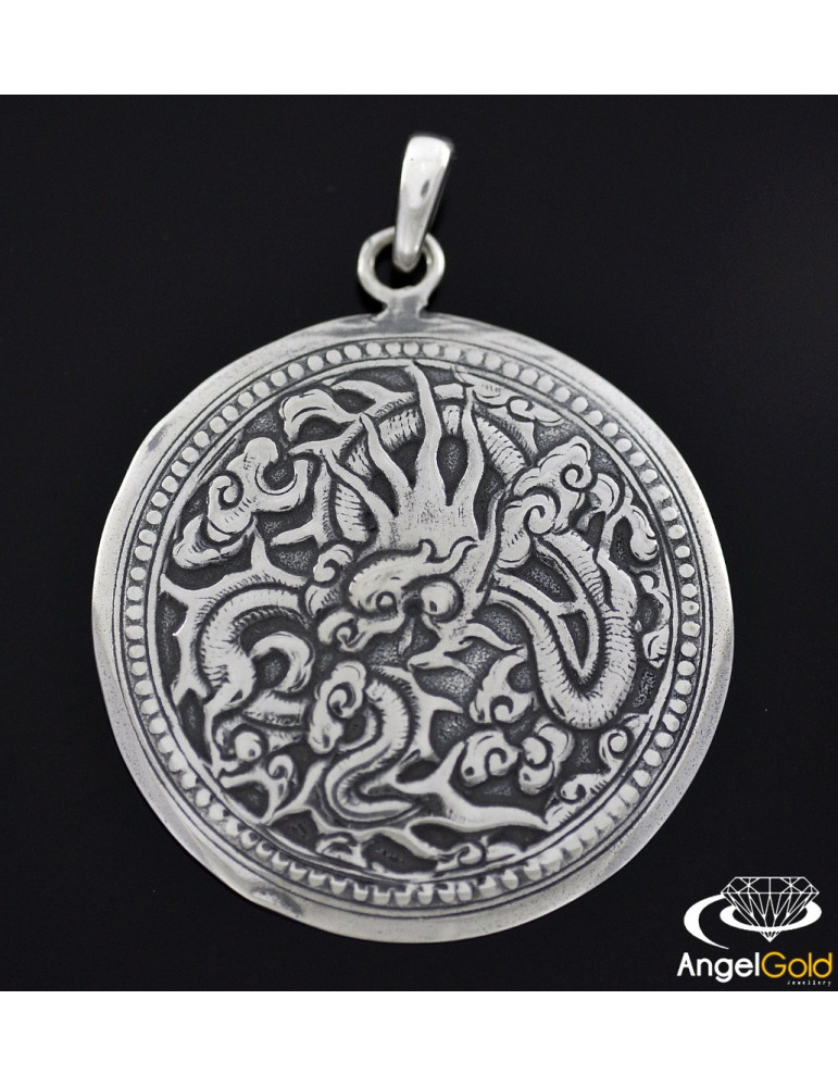 SREBRNY WISIOREK CHIŃSKI GŁOWA GORGONA PR. 925