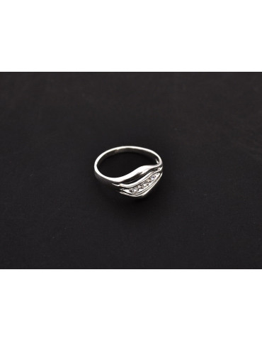 SREBRNY PIERŚCIONEK Z CYRKONIAMI PR. 925